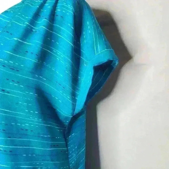 Apt. 9 women's blue geometric blouse size medium - Picture 3 of 7